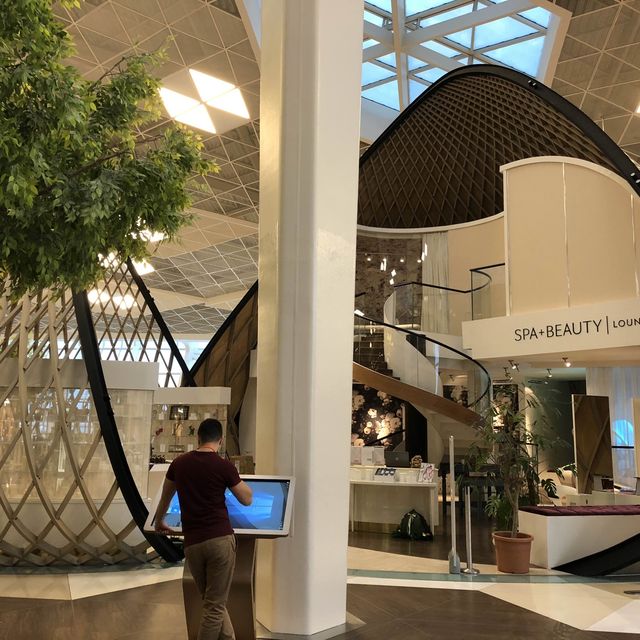 Magnificent Airport 