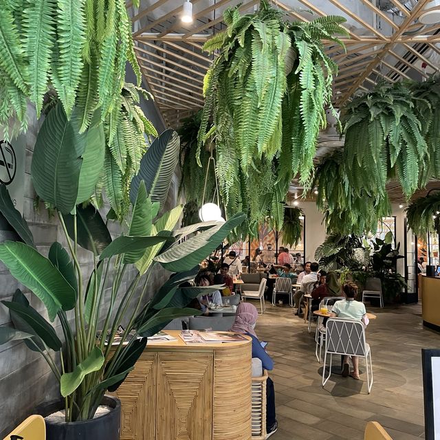 KLCC 분수대가 보이는 초록초록한 감성의 카페🌿☕️