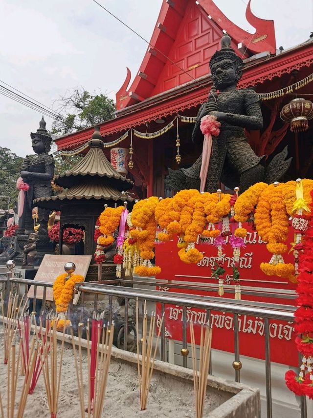 ไหว้พระ ขอโชค วัดจุฬามณี