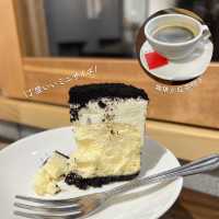 【大阪・鶴橋】話題の黒いチーズケーキが食べれる隠れ家カフェ