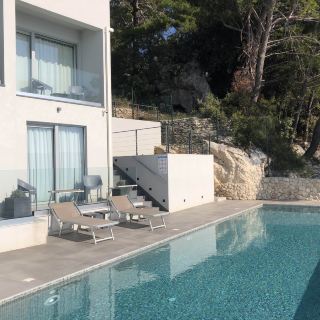 โรงแรมเซนต์ฮิลเดการ์ด - โรงแรมที่สร้างบนเนินเขา