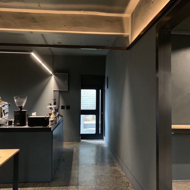 🌊☕️ 블랙 커피로 유명한 부산 해운대 감성 카페 ☕️🌊