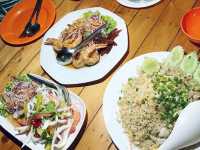 ร้านอาหาร"ครัวพบรัก" (ขนอม)