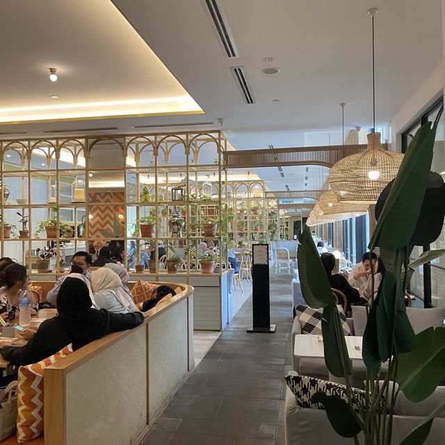 KLCC 분수대가 보이는 초록초록한 감성의 카페🌿☕️