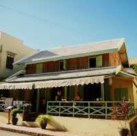 ร้านอาหารทำมะลิน ( ร้านมะขาม )