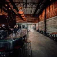 Café คุมโทนสายดาร์ก