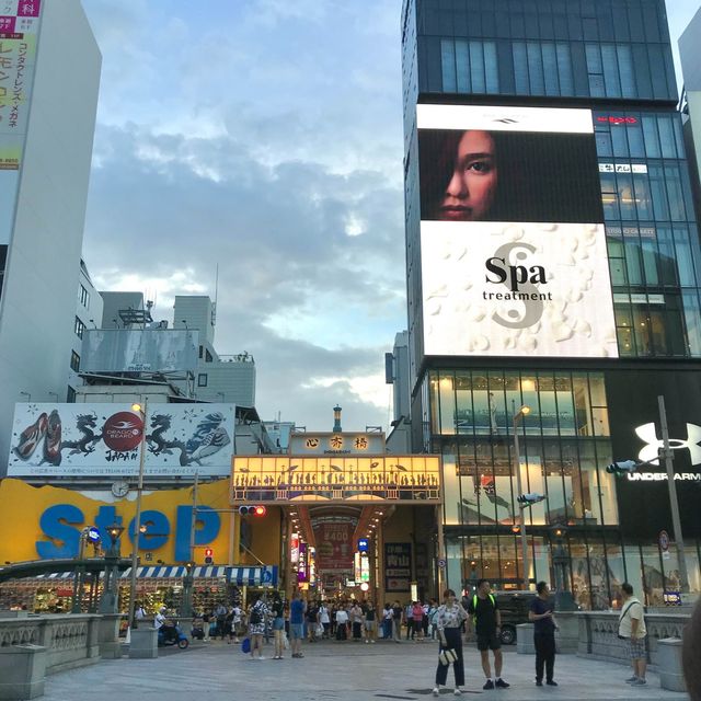 다른 느낌의 낮과 밤의 “오사카”🇯🇵