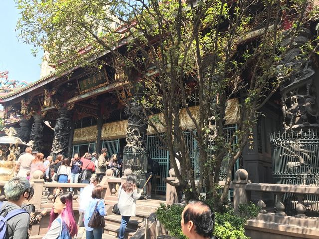 【台湾】台湾一のパワースポット！龍山寺をご紹介