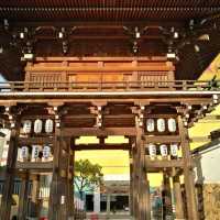 300年的歷史的古蹟 八坂神社