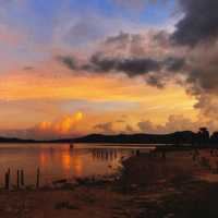 วันฟ้าระเบิด ที่ สะพานหิน ทะเลในเมือง ภูเก็ต