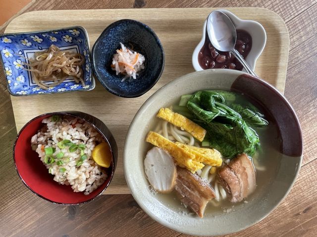 国際通りのおすすめ沖縄そば屋さん『我部祖河食堂』