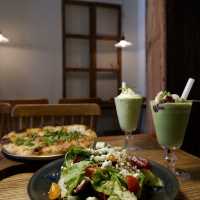 隱於豪宅區的歐式小木屋