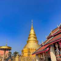 วัดพระธาตุหริภุญชัย ไหว้พระธาตุประจำปีเกิด ปีระกา