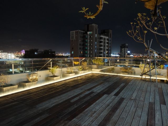 夢幻樓中樓房！走路就到逢甲夜市！