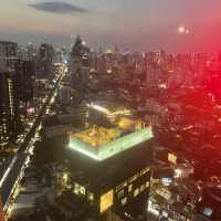 Rooftop bar ชื่อดังในโรงแรมหรู