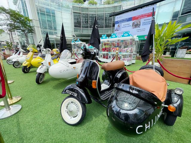 Sidecar scooters display and claw machines