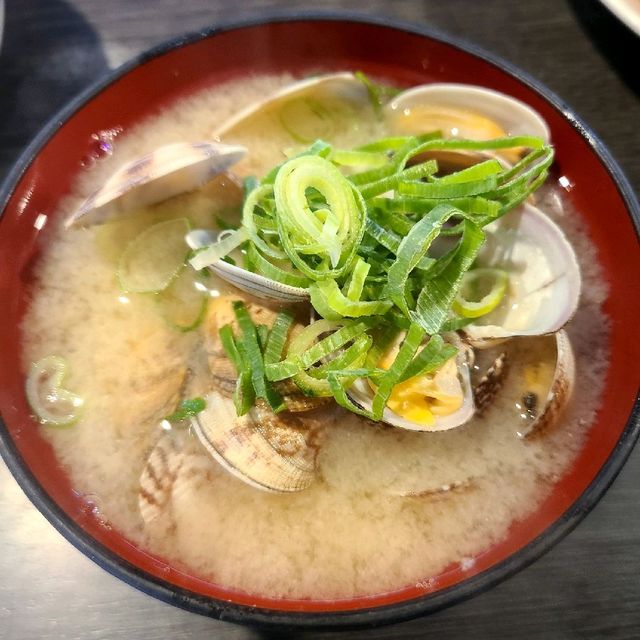 これが噂の床捨てスタイル【天ぷら大吉 なんばこめじるし店】⭐