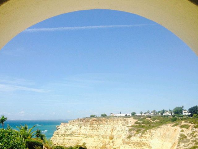 Beach in Carvoeiro, Portugal 🇵🇹