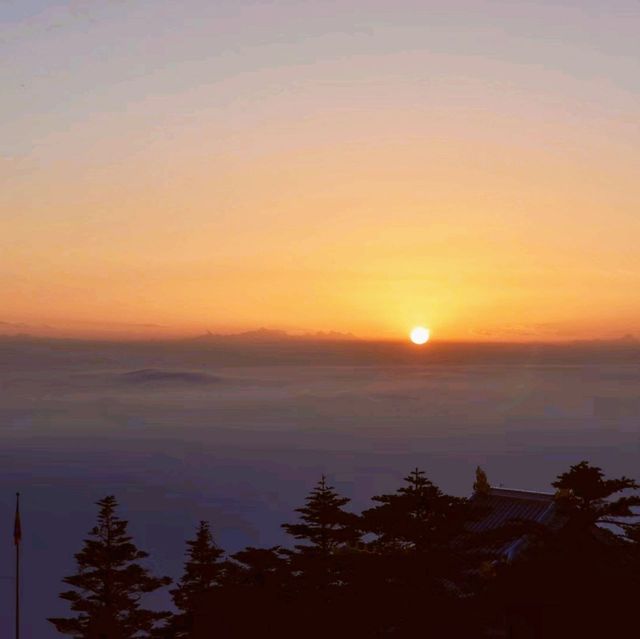 Sunrise at Emei Mountain Top