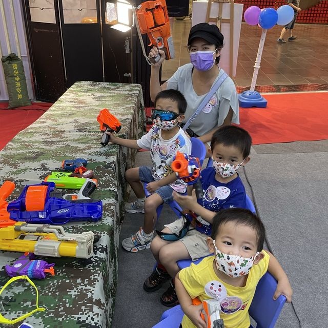《親子叢林激光槍戰》