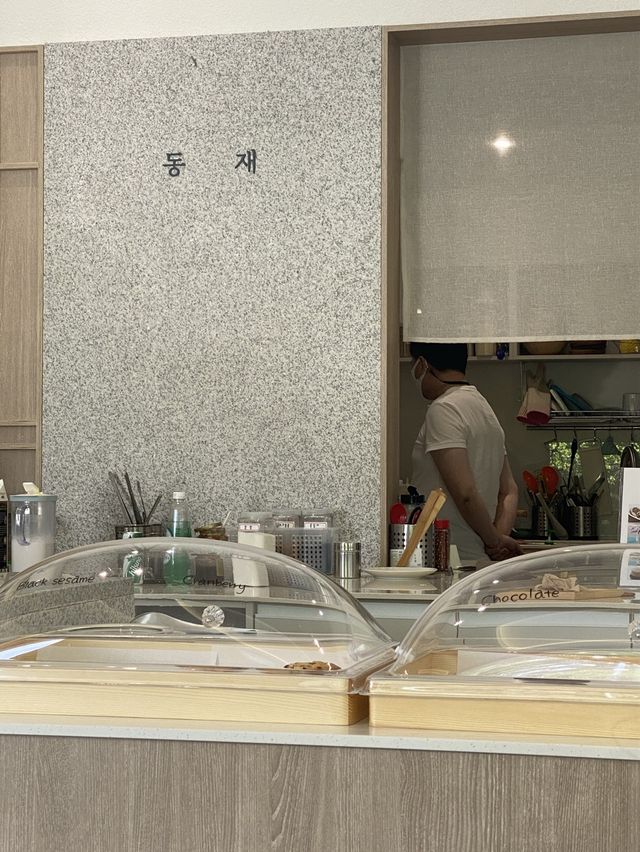 화이트 감성 카페 추천 🍨 