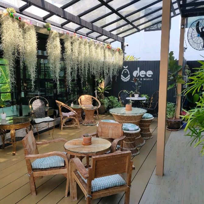 Dee Cafe and Bistro Phuket 