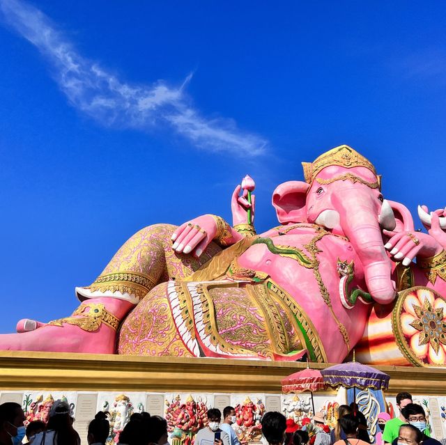 วัดสวยใกล้กรุงเทพไหว้พระขอพร
