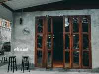 บาริสต้าหน้าตาดีกับคาเฟ่เพชรบุรีที่น่ารัก