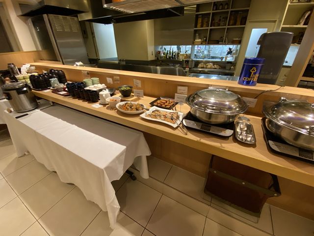 『ビストロ アトリ』で朝食ビュッフェ。『福岡東映ホテル』