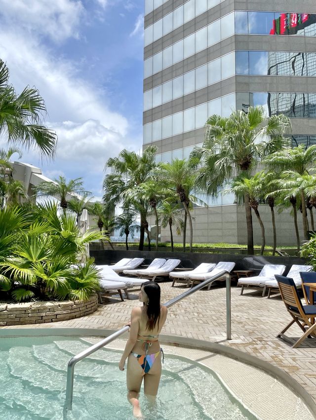 香港 | 彷如置身熱帶度假酒店 最吸精泳池staycation🌴 