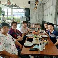 ร้านอาหาร ฉัตรนารา