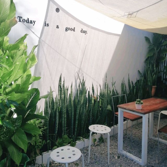 Yak Pung Pung, A minimal cafe