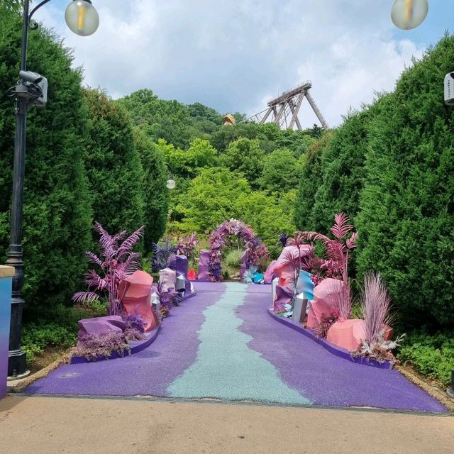 Most beautiful theme park: Everland💙