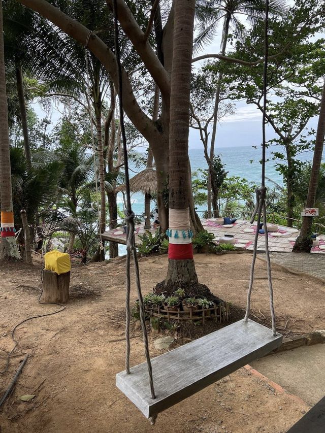 “เสื่อผืน หมอนใบ” คาเฟ่ลับๆวิวทะเล ภูเก็ต 