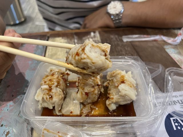 กิน เที่ยว ชอปปิ้ง ที่ตลาดย้อนยุคใจกลางห้างดัง
