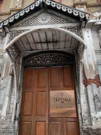 คาเฟ่สไตล์วินเทจ Craftsman Roastery