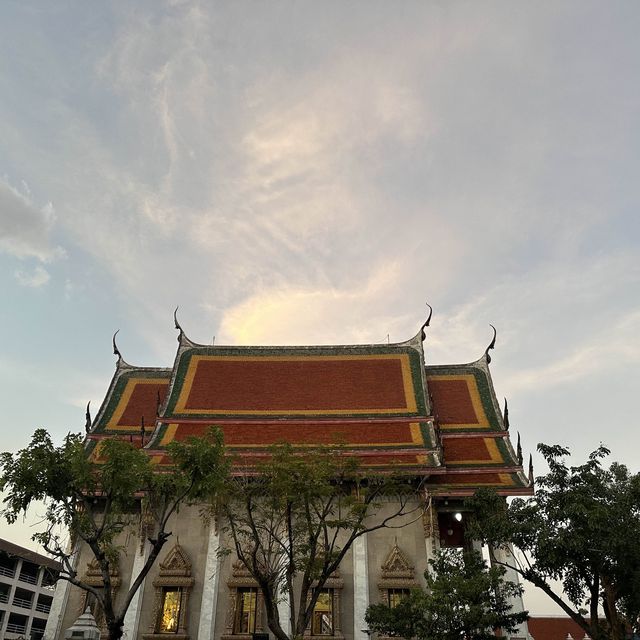 พาไปชิค ไหว้พระวัดอินทรวิหาร พระอารามหลวง
