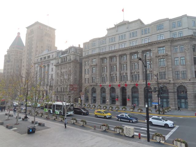 DAYLIGHT VIEW OF THE BUND