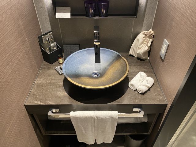 トレイン(新幹線)ビューで旅行の気分が上がります。