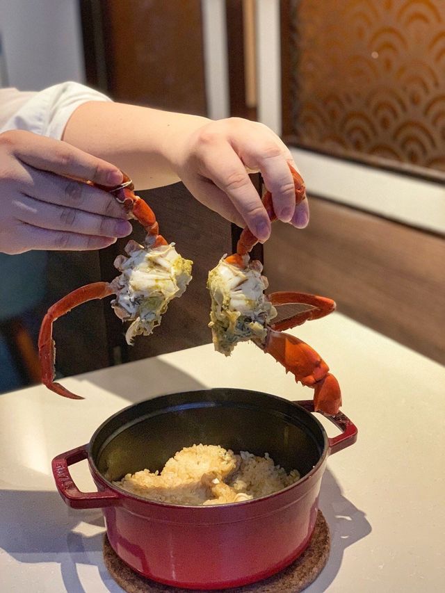 回味鮮活蟹鮑魚汁焗飯
