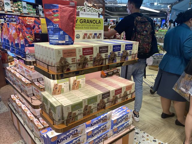 曼谷機場超大免稅店