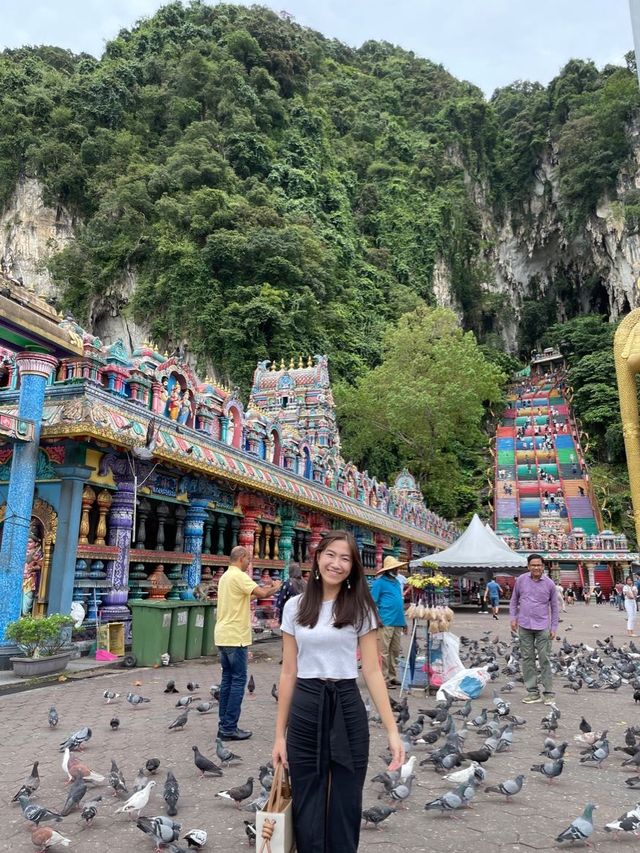 吉隆坡 | 彩色長樓梯 吸睛黑風洞