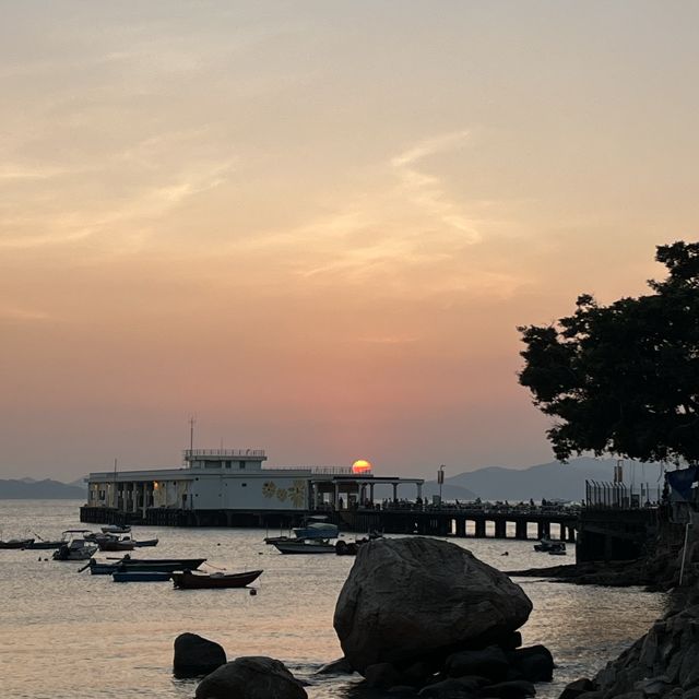 SPENDING A DAY ON YUNG SHUE WAN, LAMMA ISLAND, HONG KONG