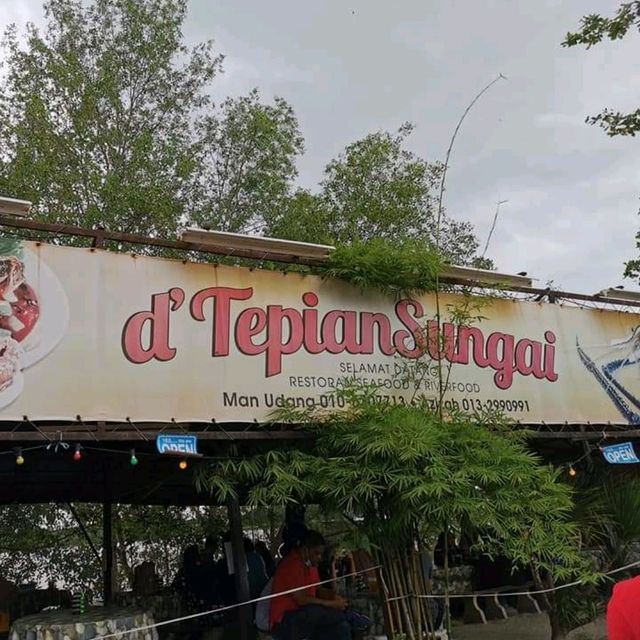 Restoran D'Tepian Sungai Teluk Intan