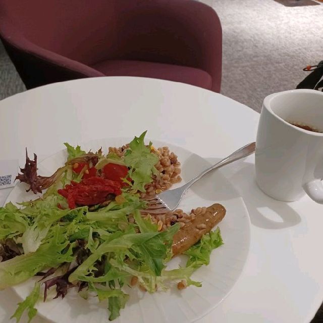 Nice Space to relax before your flight 