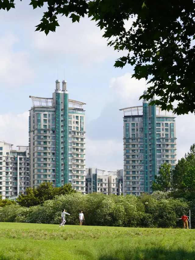 A Green Escape in a Concrete Jungle