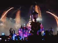 Fireworks at Shanghai Disneyland🏰🎊🎇