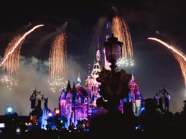 Fireworks at Shanghai Disneyland🏰🎊🎇