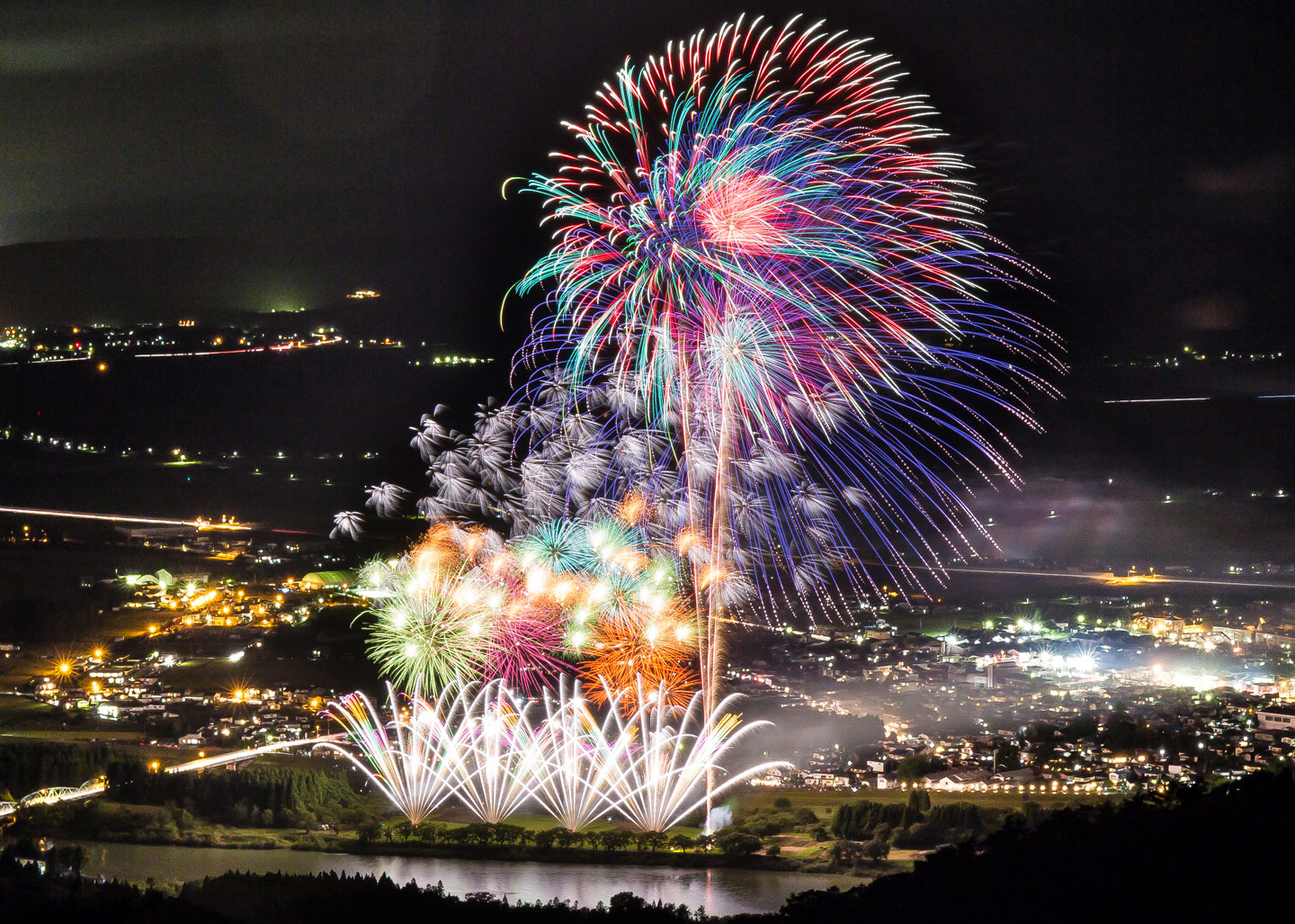 Kamioka Nangai Fireworks Festival: Hanabi Festivals (Fireworks Festival) 2024 | Nakagawara Community Park