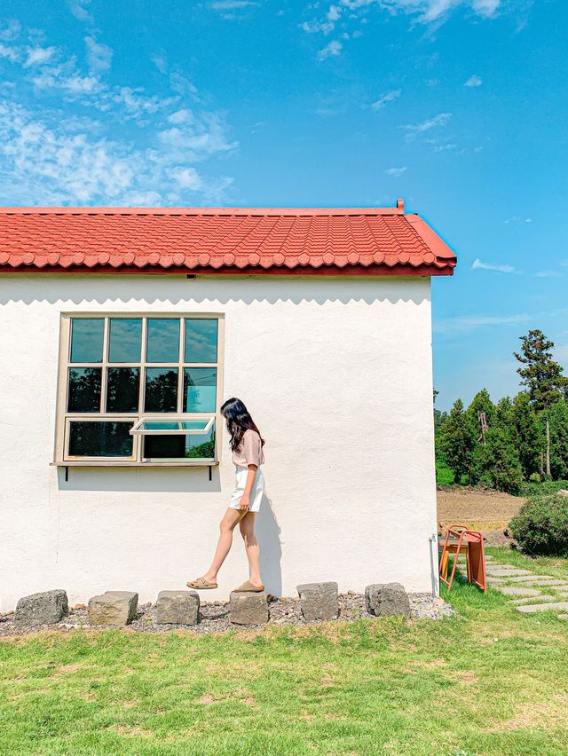 동화 속 집 같은 카페 이너프🏠